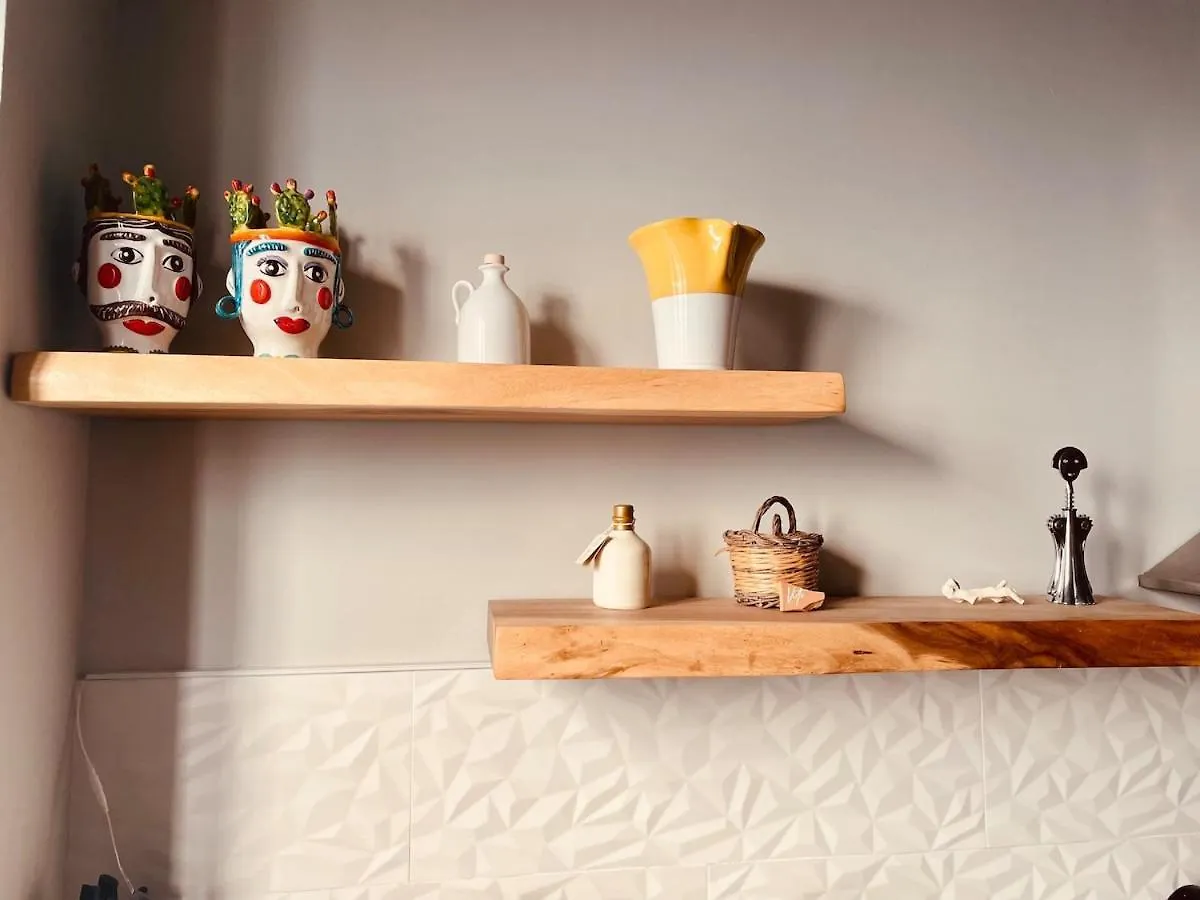 Cozy Renovated Comfort Apartment In Isola Μιλάνο
